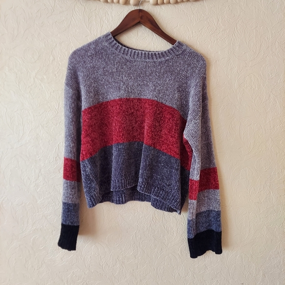 Volcom Sweaters - Volcom grey red cilorblock chenille sweater Sz small